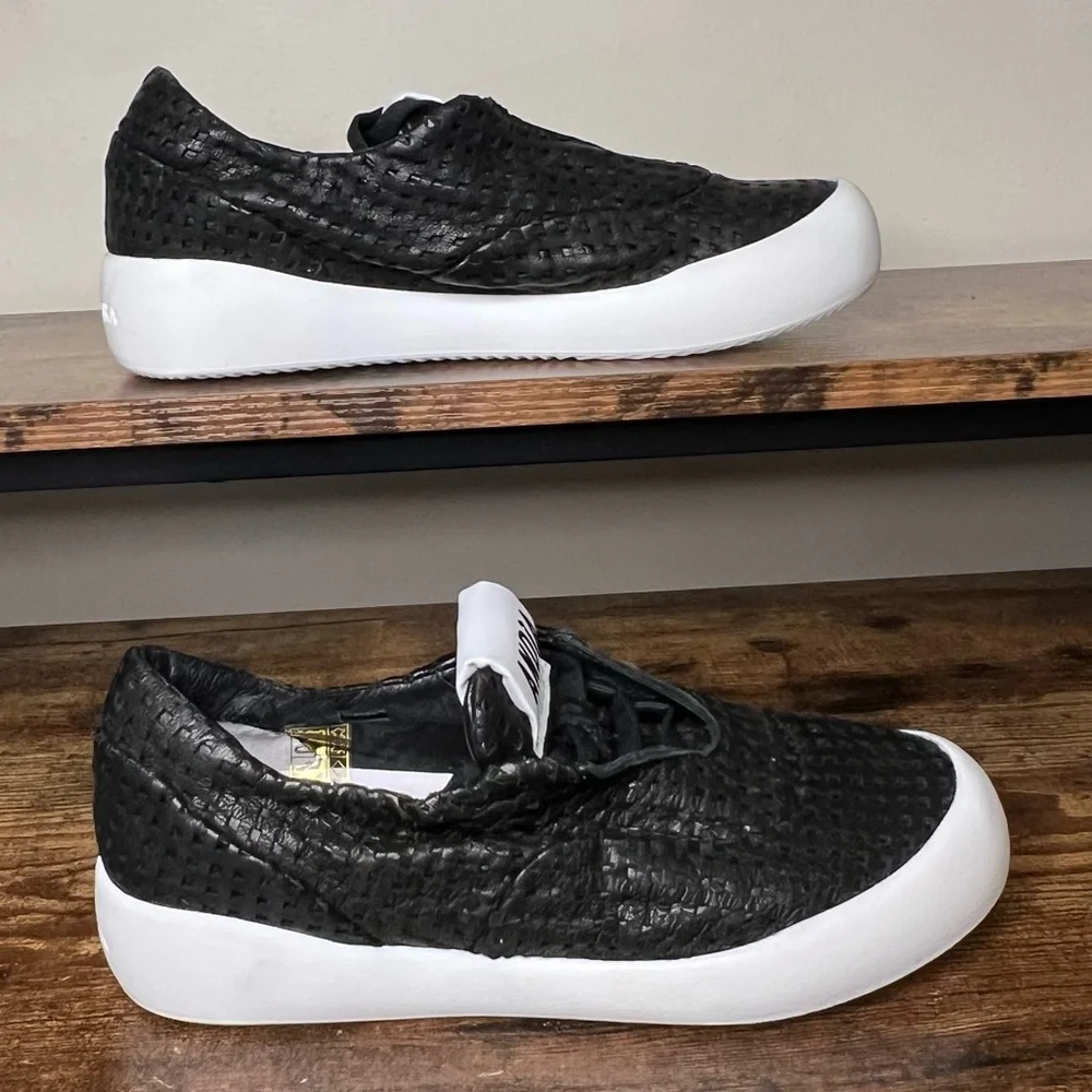 Andia Fora Black Italian Sneakers Cut Out Patterned Leather‎ NEW women's 38/7.5